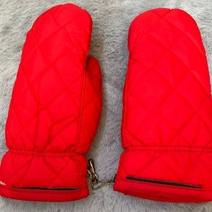 Vintage ski mittens